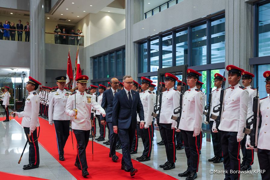 019_Andrzej_Duda_Agata_Kornhauser_Duda_Singapur_powitanie_Prezydent_Tharman_Shanmugaratnam_12-06-2025_MB1_6492.jpg.JPG
