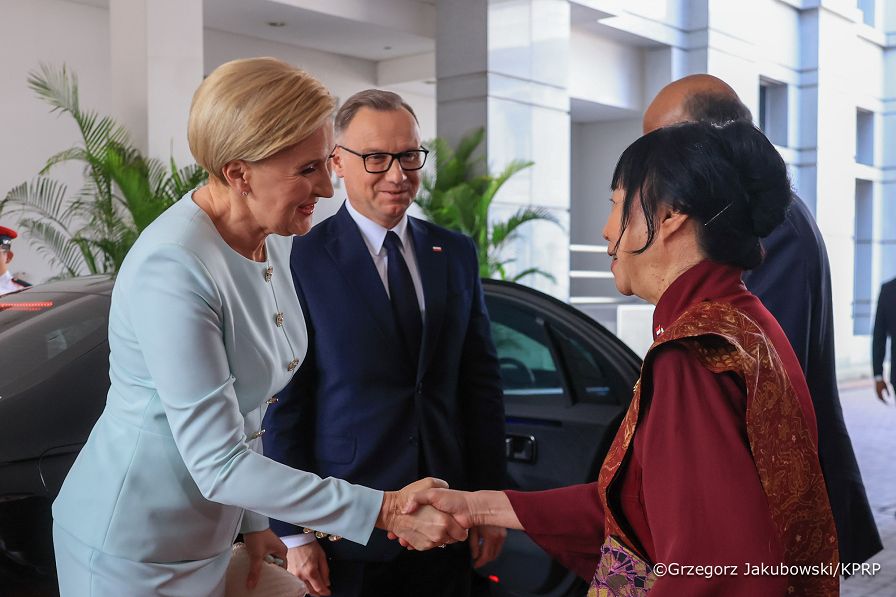 012B_Andrzej_Duda_Agata_Kornhauser_Duda_Singapur_powitanie_Prezydent_Tharman_Shanmugaratnam_12-06-2025_GJA_5885.jpg.JPG