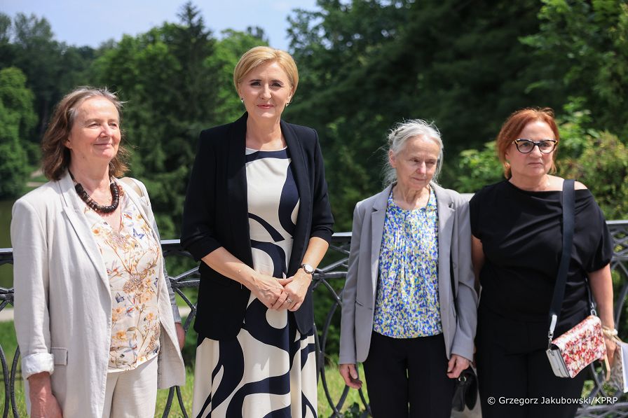 012_Agata_Kornhauser_Duda_spotkanie_laureaci_konkursu_IPN_20250618_GJA_7375.jpg