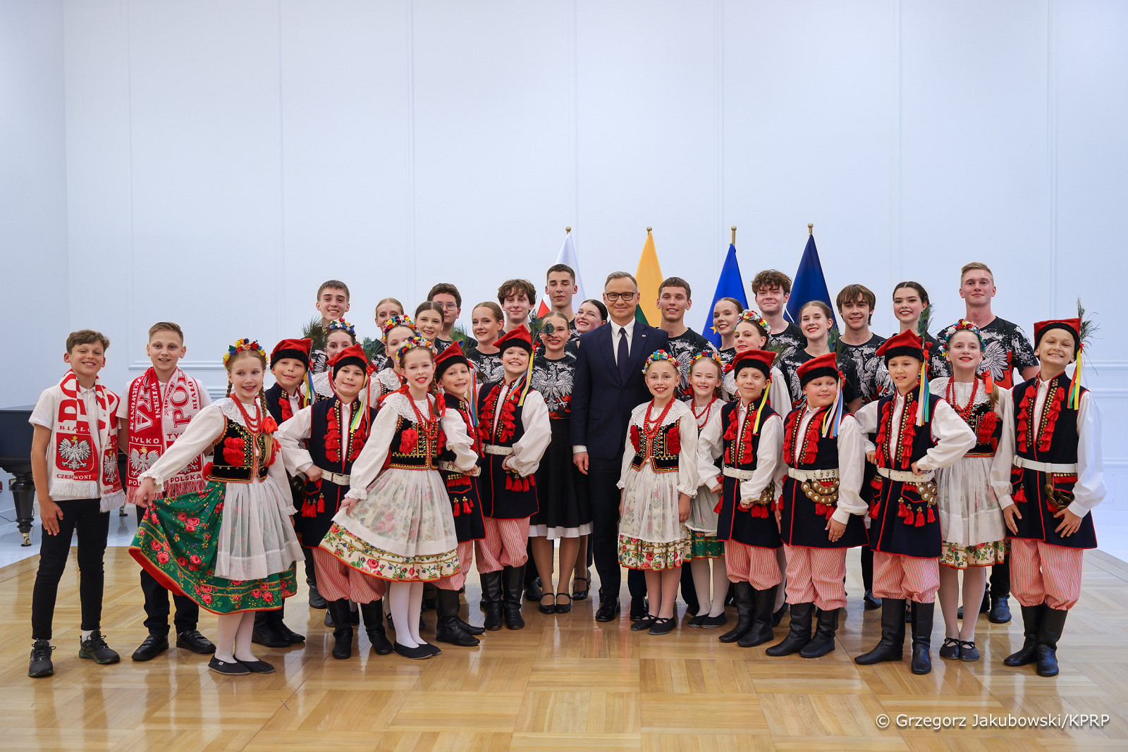 017_Prezydent_Andrzej_Duda_spotkanie_spolecznosc_polska_Wilno_Litwa_20250602_LB_22212.jpg [1.08 MB]