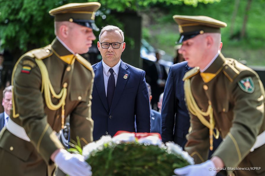 002_Prezydent_Adnrzej_Duda_wience_cmentarz_Stara_Rossa_20250602_LB_20182.jpg