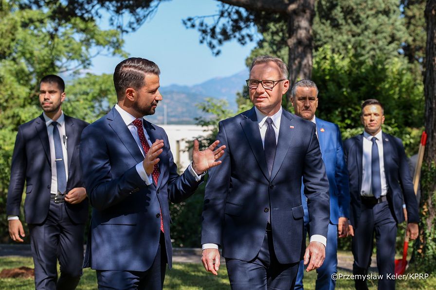 018_Andrzej_Duda_Agata_Korhauser_Duda_Wizyta_Czarnogóra_sadzenie_drzewa_23-06-2025_PK1_9685.jpg.JPG