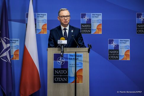 002_Prezydent_Andrzej_Duda_wypowiedz_Media_Haga_Szczyt_NATO_20250625_MB1_1960.jpg