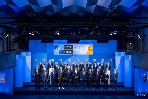 003_Prezydent_Andrzej_Duda_Haga_Szczyt_NATO_Welcome_Photo_20250625_250625d-002.jpg