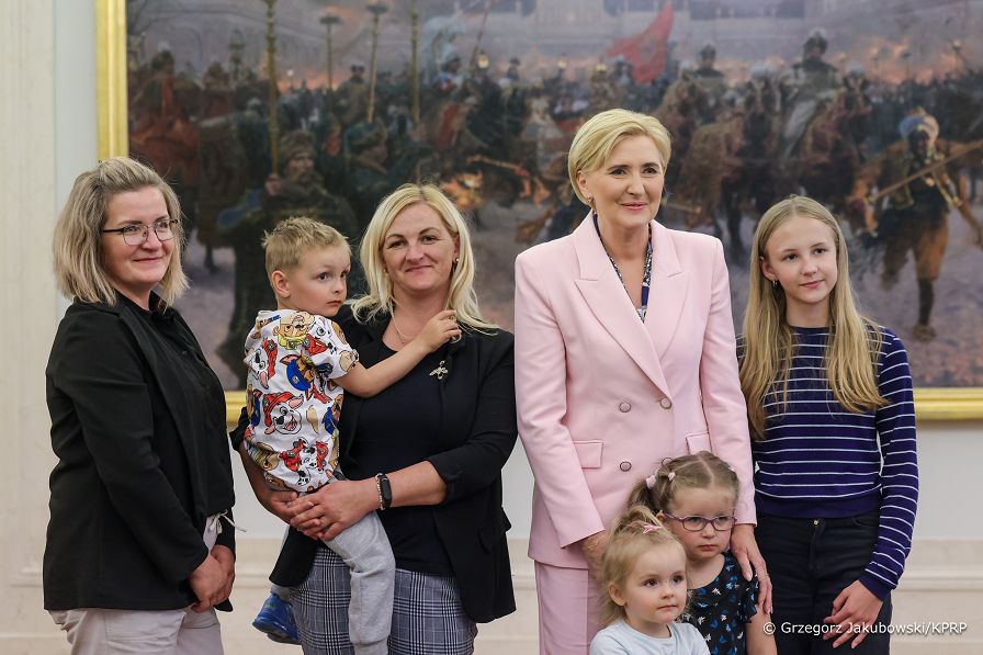 010_Agata_Kornhauser_Duda_spotkanie_podopieczni_Fundacja_zdjęcie ze spotkania podopiecznymi Fundacji_Dobrze_ze_jestes_20250530_GJB_3178.jpg