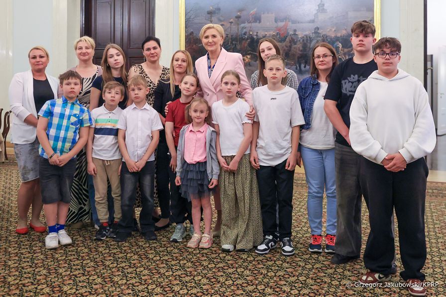 009_Agata_Kornhauser_Duda_spotkanie_podopieczni_Fundacja_zdjęcie ze spotkania podopiecznymi Fundacji_Dobrze_ze_jestes_20250530_GJA_3249.jpg