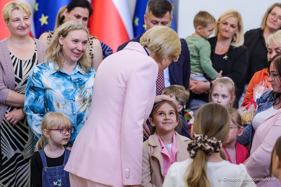 003_Agata_Kornhauser_Duda_spotkanie_podopieczni_Fundacja_zdjęcie ze spotkania podopiecznymi Fundacji_Dobrze_ze_jestes_20250530_GJB_3102.jpg
