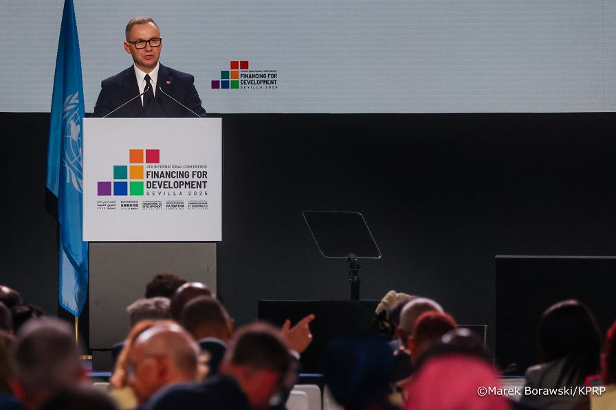 011_Andrzej_Duda_Wizyta_Hiszpania_dzień_2_Financing_for_Development_przemówienie_30-06-2025_MB2_4205.jpg.JPG