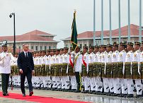 025_007_Agata_Kornhauser_Duda_Andrzej_Duda_Kuala Lumpur_powitanie_10-06-2025_MB2_9381.jpg.jpg