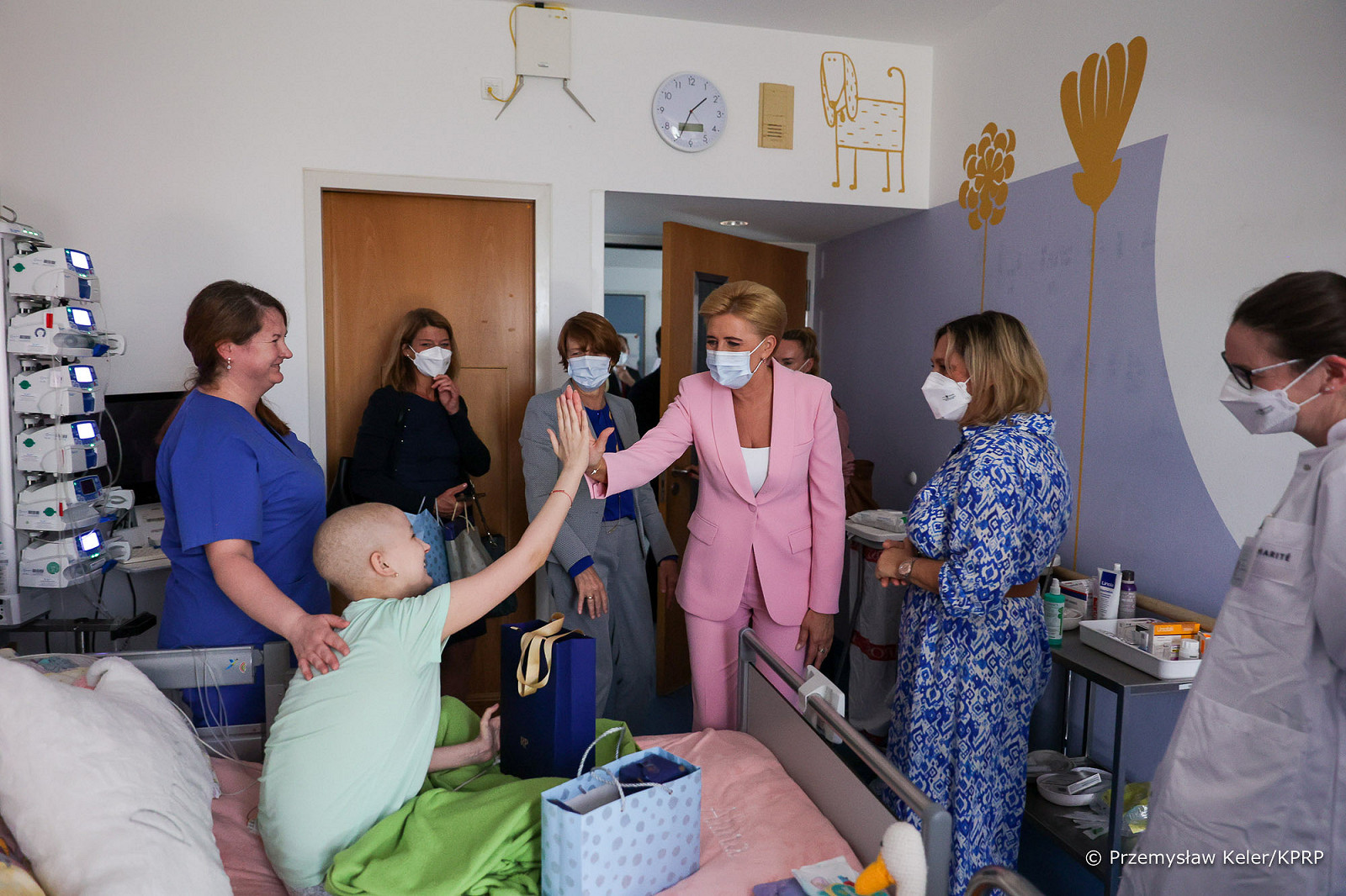 012_20230619_Agata_Kornhauser_Duda_Elke_Budenbender_Klinika_Onkologii_Dzieciecej_PK1_2972.jpg [552.02 KB]