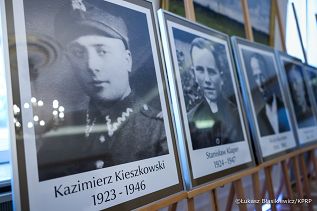 007_A_Karol_Nawrocki_Katarzyna_Pawlak-Mucha_noty_identyfikacyjne_IPN_24-07-2025_LB_15959.jpg