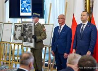 005_Karol_Nawrocki_Katarzyna_Pawlak-Mucha_noty_identyfikacyjne_IPN_24-07-2025_LB_15265.jpg.JPG