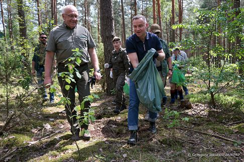 03_Para_Prezydencka_akcja_SprzataMY20230620GJB_9530.jpg