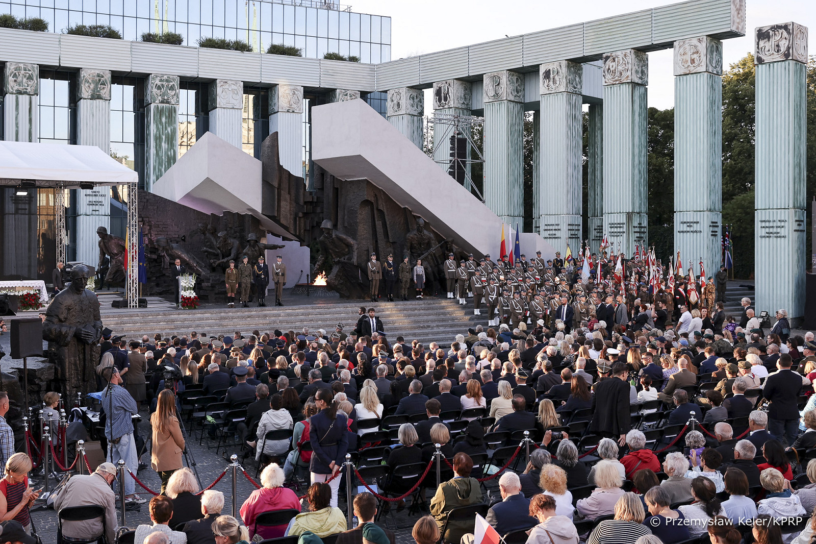 16_Andrzej_Duda_Apel_Poleglych_Rocznica_Powsstania_Warszawskiego_20250731_PK1_1310.jpg [1.12 MB]