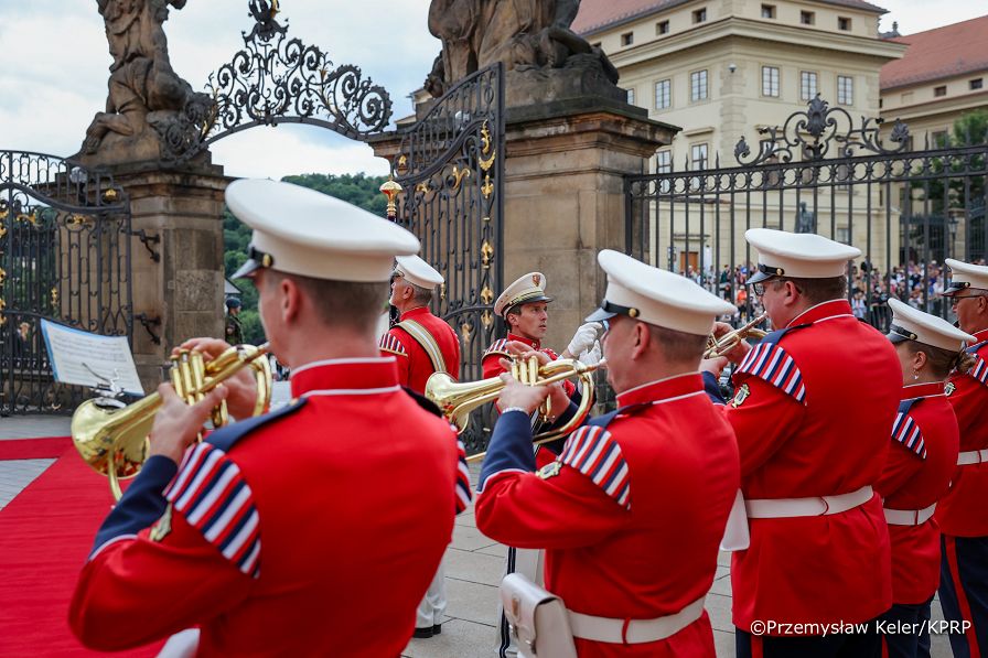002_Andrzej_Duda_Agata_Korhauser_Duda_Wizyta_Pary_Prezydenckiej_w_Republice_Czeskiej_powitanie_07-07-2025_PK1_8251.jpg