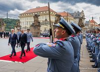 005_Andrzej_Duda_Agata_Korhauser_Duda_Wizyta_Pary_Prezydenckiej_w_Republice_Czeskiej_powitanie_07-07-2025_MB1_9111.jpg