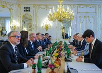016_Andrzej_Duda_Wizyta_Pary_Prezydenckiej_w_Republice_Czeskiej_spotkanie_delegacji_07-07-2025_MB1_9479.jpg