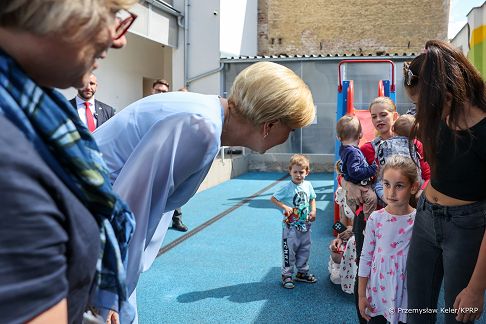 004_Agata_Kornhauser_Duda_wizyta_Dom_Azyl_Otwarte_Serce_Praga_Czechy_20250707_PK1_0670.jpg