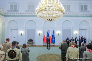 008_Andrzej_Duda_odzanczenia_harcerze_08-07-2025_MB1_1257.jpg.JPG