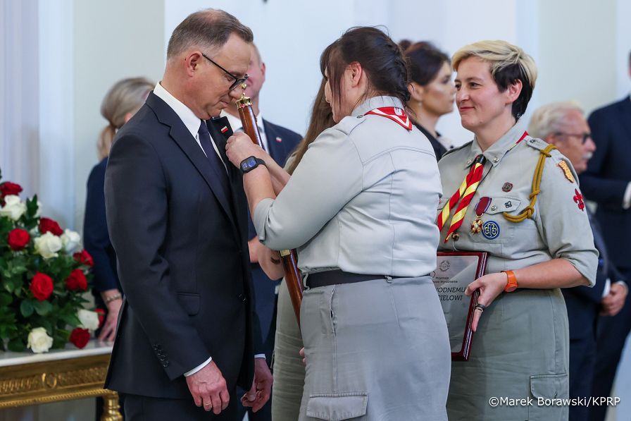 011_Andrzej_Duda_odzanczenia_harcerze_08-07-2025_MB2_6310.jpg.JPG