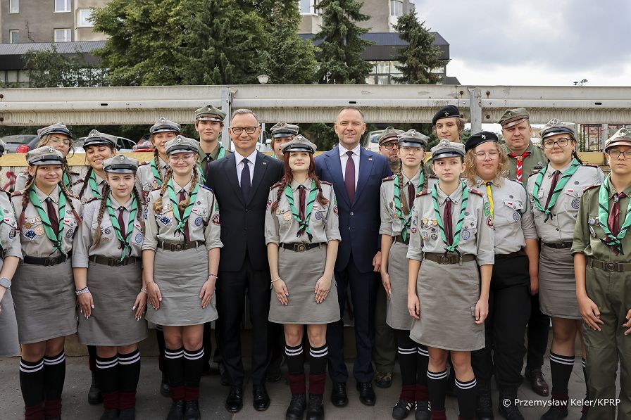 13_Andrzej_Duda_tablica_pamiatkowa_Woli_rocznica_81_Powstania_Warszawskiego_20250801_PK1_3784.jpg