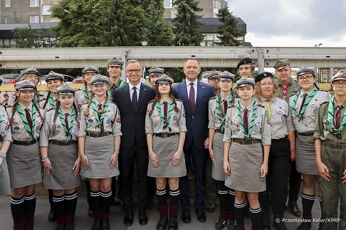 13_Andrzej_Duda_tablica_pamiatkowa_Woli_rocznica_81_Powstania_Warszawskiego_20250801_PK1_3784.jpg