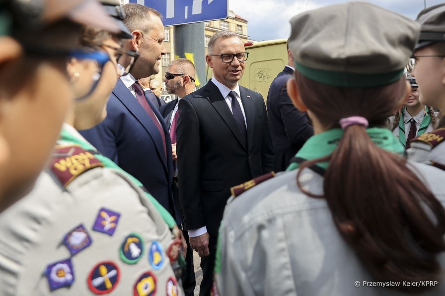 14_Andrzej_Duda_tablica_pamiatkowa_Woli_rocznica_81_Powstania_Warszawskiego_20250801_PK1_3822.jpg