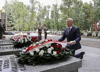 03_Piotr_Cwik_zlozenie_wiencow_groby_Dowodcow_Armii_Krajowej_20250801_PK1_2199.jpg
