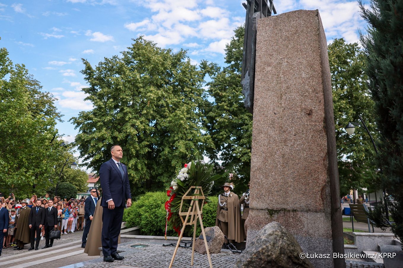 12_031_Karol_Nawrocki_podkarpackie_Kolbuszowa_Pomnik_08-08-2025_LB_14394.jpg.JPG.JPG