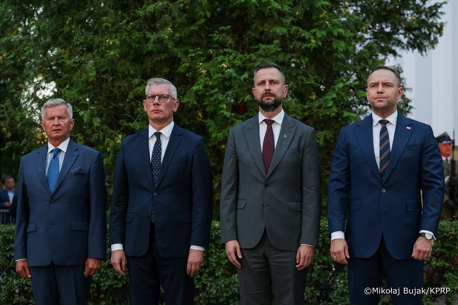 01_Karol_Naworcki_Apel_Poległych_Pomnik_Poległych_1920_14-08-2025_MWB10836.jpg.JPG