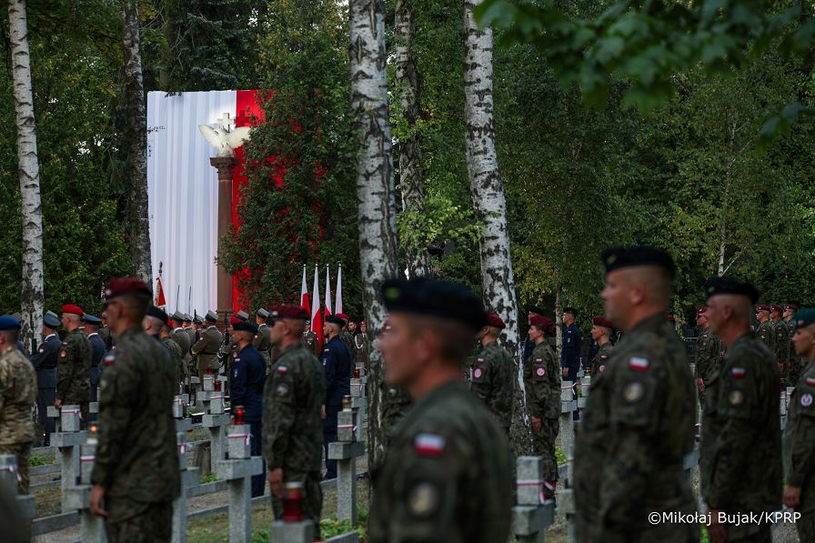 07_Karol_Naworcki_Apel_Poległych_Pomnik_Poległych_1920_14-08-2025_MWB11143.jpg.JPG