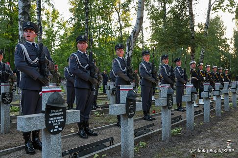 11_Karol_Naworcki_Apel_Poległych_Pomnik_Poległych_1920_14-08-2025_MWB23261.jpg.JPG