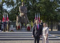 04B_Karol_Nawrocki_Swieow_Wojska_Polskiego_wieniec_20250815_DSC00375.jpg