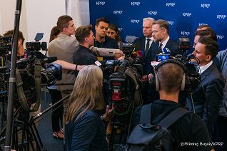 05_Zbigniew_Bogucki_Karol_Rabenda_briefing_po_podpisaniu_ustaw_21-08-2025_MWB17407.jpg