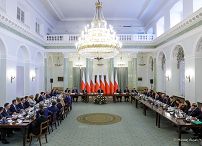 010_Prezydent_Karol_Nawrocki_posiedzenie_Rady_Gabinetowej_20250827_MWB19933.jpg