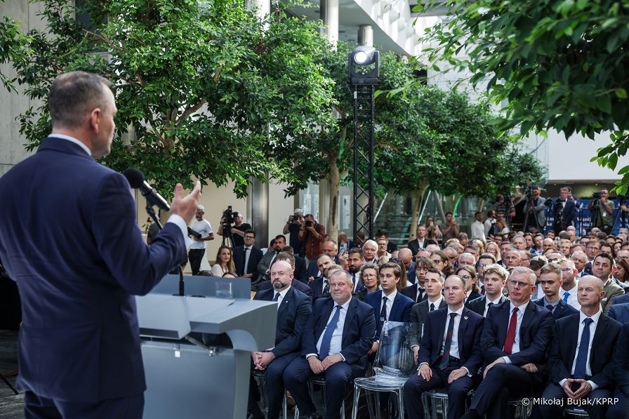 005_Prezydent_Karol_Nawrocki_podpisanie_projektu_ustawy_o_Funduszu_Rozwoju_Technologii_Przelomowych_20250829_MWB11659.jpg