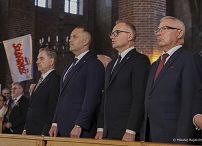 53_Karol_Nawrocki_zlozenia_kwiatow_na_Bramie_Nr_2_Stoczni_Gdanskiej _20250831_MWB15082.jpg