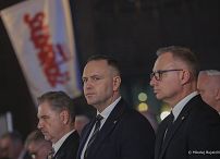 58_Karol_Nawrocki_zlozenia_kwiatow_na_Bramie_Nr_2_Stoczni_Gdanskiej _20250831_MWB23740.jpg