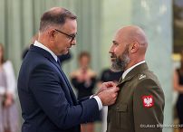 005_Andrzej_Duda_odznaczenia_lekarze_04-08-2025_LB_15324.jpg.JPG