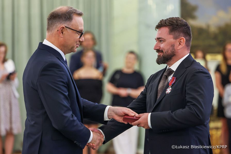004_Andrzej_Duda_odznaczenia_lekarze_04-08-2025_LB_15305.jpg.JPG