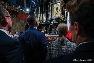 003_Karol_Nawrocki_Marta_Nawrocka_Apel_Jasnogórski_05-08-2025_MB1_2135.jpg.JPG