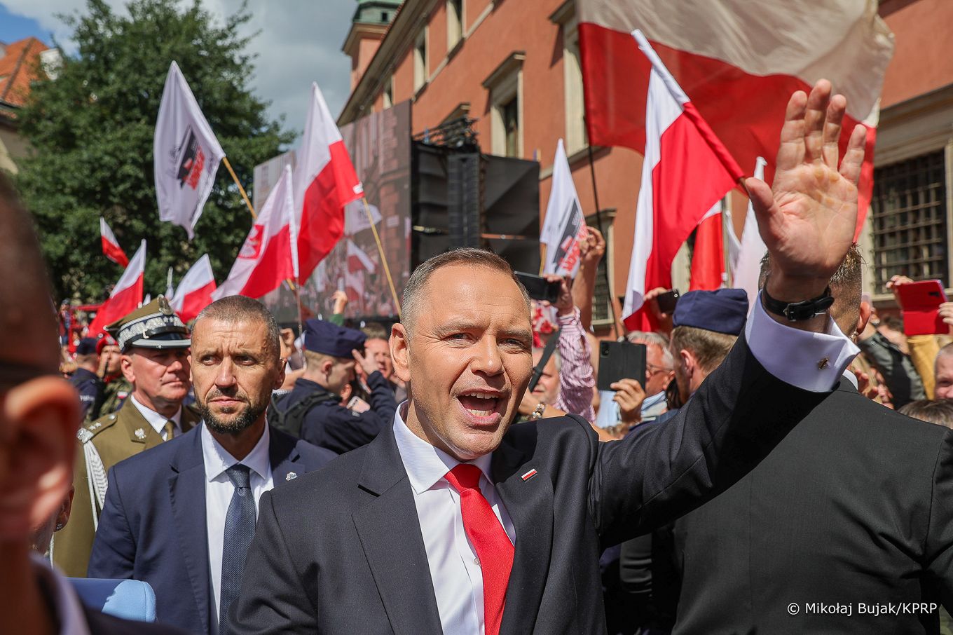 015_09_Karol_Nawrocki_przejscie_Zamek_Krolewski_20250806_MWB25373.jpg