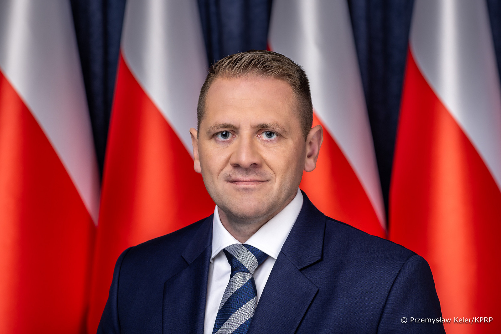 001_Minister_Mateusz_Kotecki_20250807_Studio Session-172-1.jpg [811.34 KB]