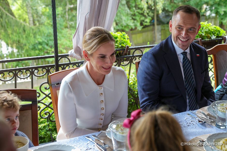 013_Karol_Nawrocki_Marta_Nawrocka_wizyta_podkarpacie_Cmolas_08-08-2025_MWB22961.jpg
