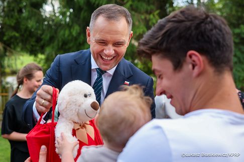 018_Karol_Nawrocki_Marta_Nawrocka_wizyta_podkarpacie_Cmolas_08-08-2025_LB_13815.jpg.JPG