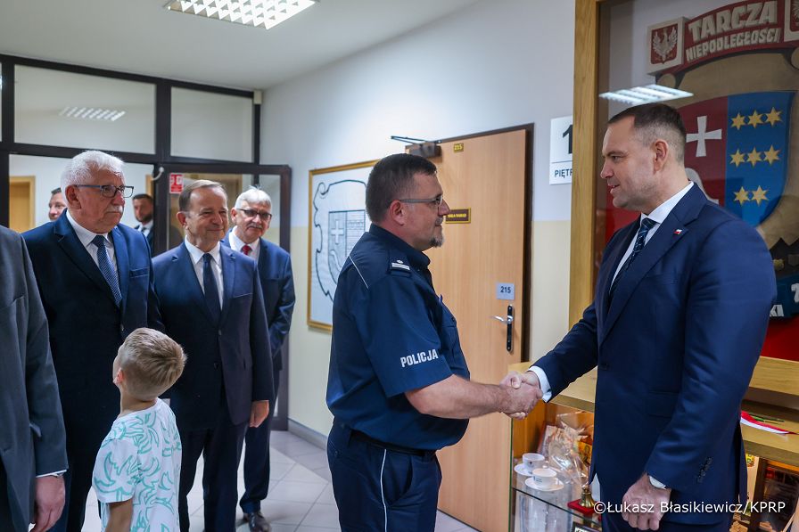 025_Karol_Nawrocki_podkarpackie_Kolbuszowa_Starostwo_Powiatowe_08-08-2025_LB_14215.jpg.JPG