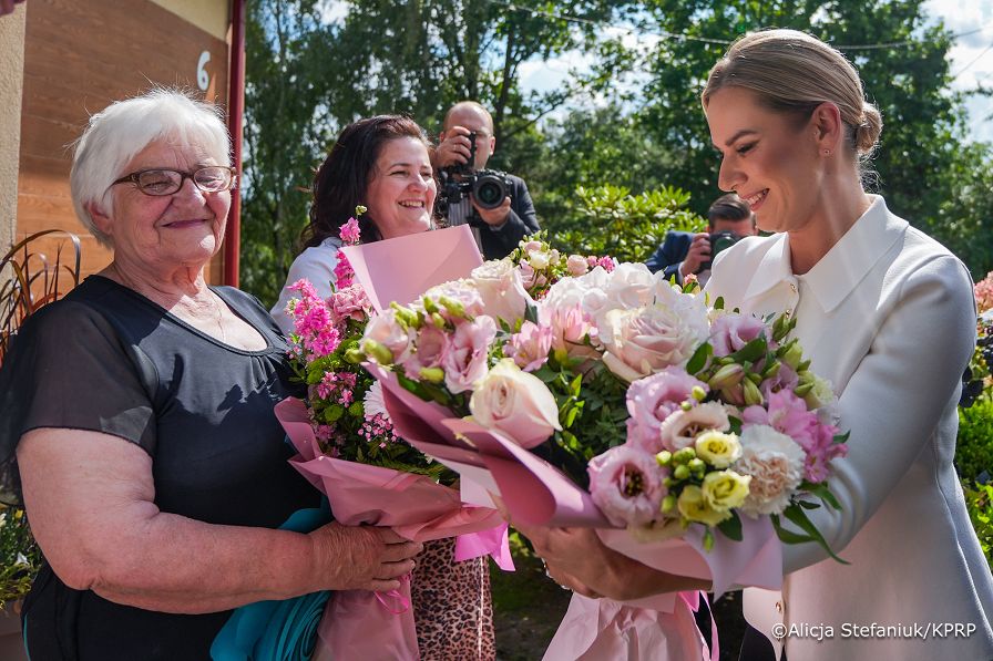 009_Karol_Nawrocki_Marta_Nawrocka_wizyta_podkarpacie_Cmolas_08-08-2025_DSC08620.jpg