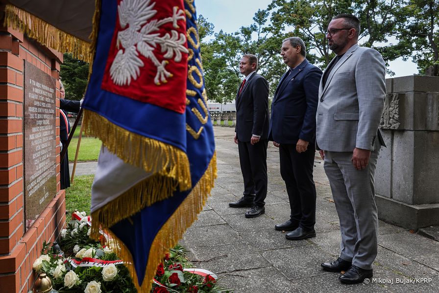 006_Minister_Mateusz_Kotecki_wieniec_Cmentarz_Ofiar_Terroru_Hitlerowskiego_Zaspa_20250901_MWB16707.jpg