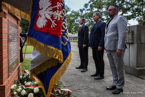 006_Minister_Mateusz_Kotecki_wieniec_Cmentarz_Ofiar_Terroru_Hitlerowskiego_Zaspa_20250901_MWB16707.jpg