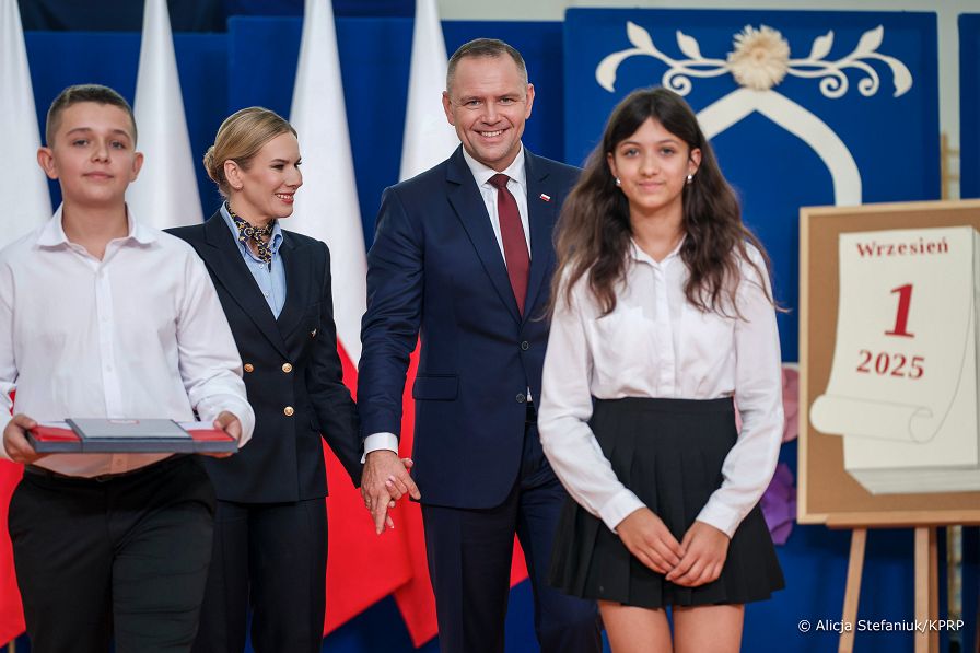 002_Para_Prezydencka_Szkola_Podstawowa_im_Jana_Pawla_II_Wolanow_rozpoczecie_roku_szkolnego_20250901_WhatsApp Image 2025-09-01 at 10.02.11.jpg